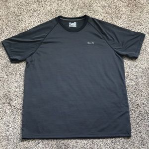 Men’s Under Armour striped heat gear shirt